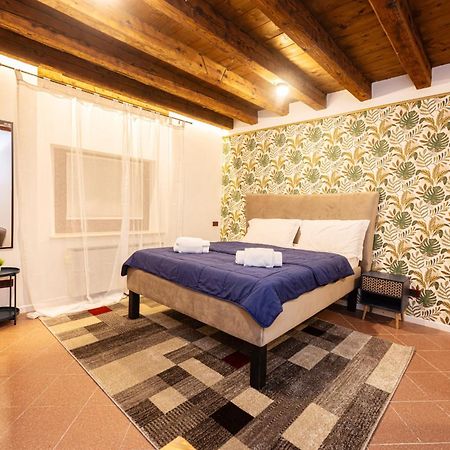 Al 18 Verona Rooms Eksteriør billede